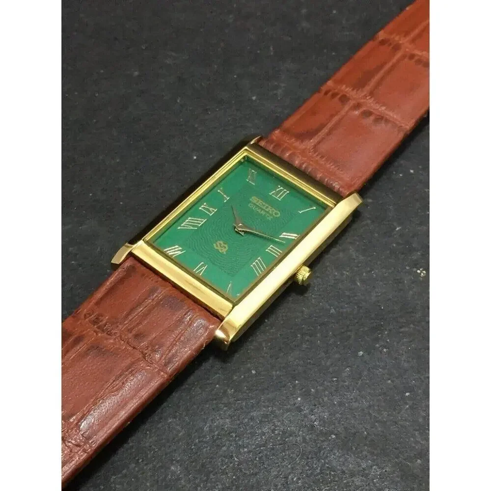 Vintage Style Seiko Quartz Mens Gold Watch & Green accents W/ Leather Strap